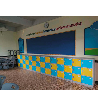 Schoolbag cabinet